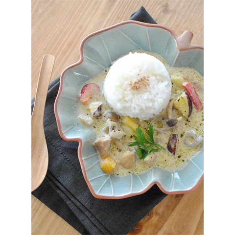 【濃いアーモンドミルクレシピ】根菜のグリーンカレー(だしクリエイター/料理家・菊地先生　考案レシピ)