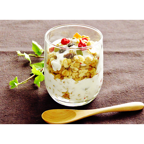 【濃いアーモンドミルクレシピ】フルーツグラノーラとアーモンドミルク