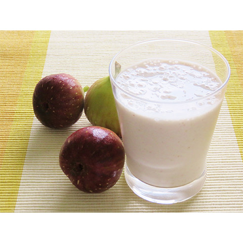 【濃いアーモンドミルクレシピ】イチジクとアーモンドミルクスムージー