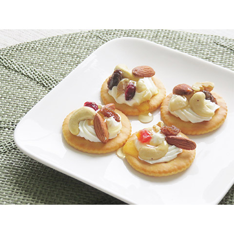 【濃いアーモンドミルクレシピ】アーモンドミルクとクリームチーズのカナッペ