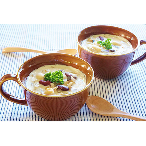 【濃いアーモンドミルクレシピ】きのこと豆のアーモンドミルクスープ
