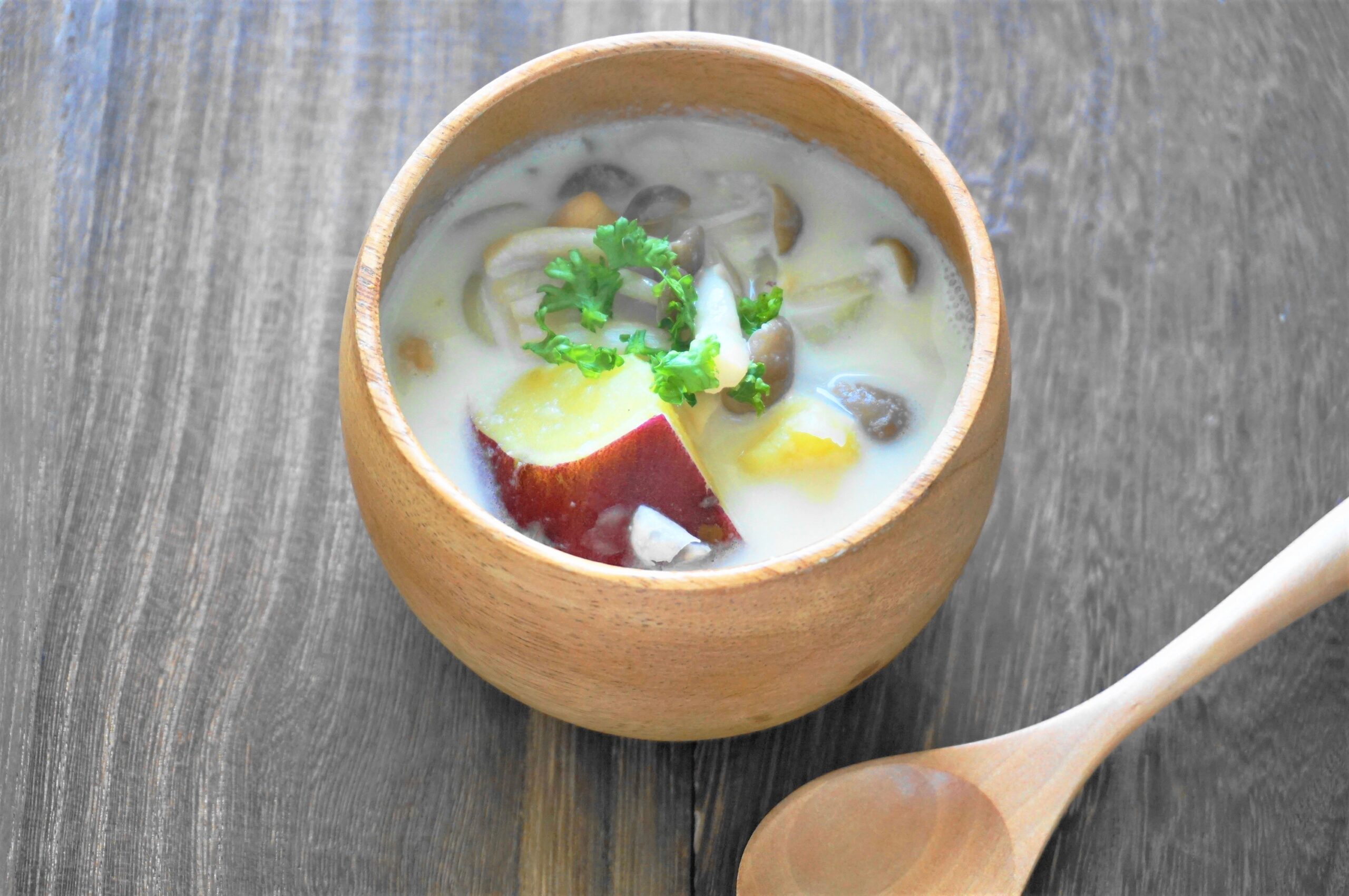 【濃いアーモンドミルクレシピ】鶏肉とさつまいものアーモンドミルクスープ